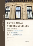 ENTRE AULAS Y REDES SOCIALES Portada de: ENTRE AULAS Y REDES SOCIALES